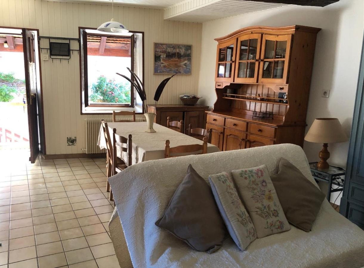 Appartement Dans La Vieille Ville, En Face Du Chateau Annecy Exterior photo