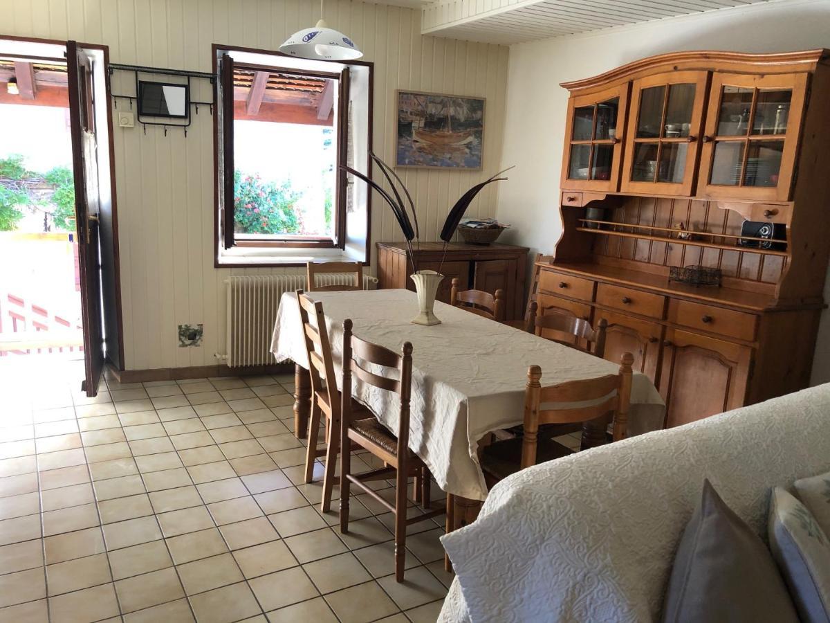 Appartement Dans La Vieille Ville, En Face Du Chateau Annecy Exterior photo