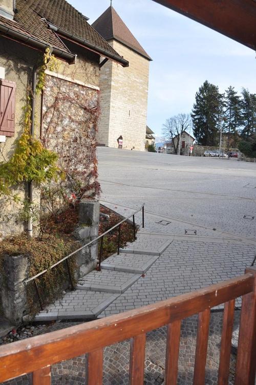 Appartement Dans La Vieille Ville, En Face Du Chateau Annecy Exterior photo
