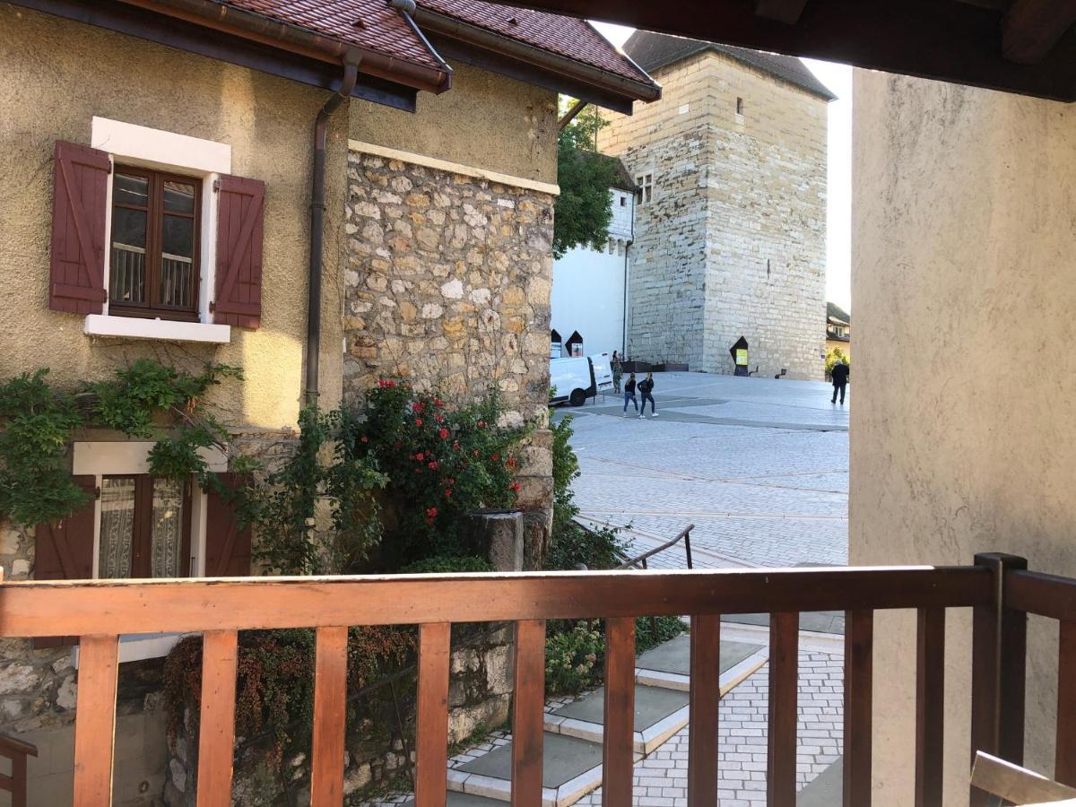 Appartement Dans La Vieille Ville, En Face Du Chateau Annecy Exterior photo